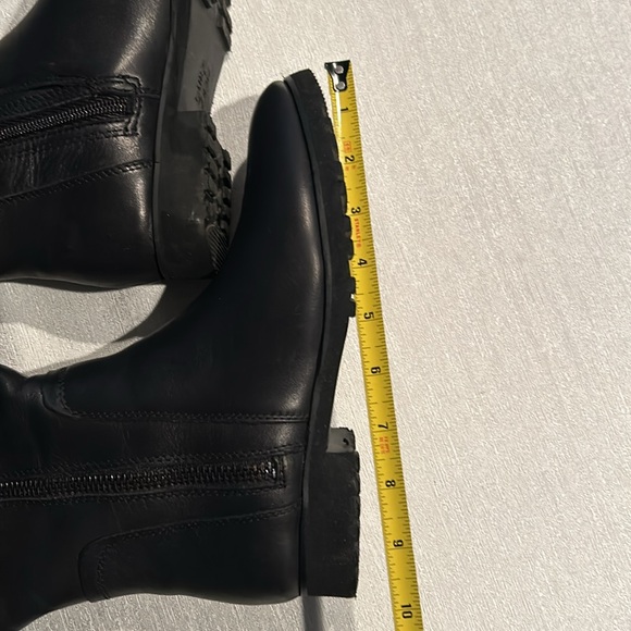 Naturalizer Women’s Tall Black Boots w/ Textured Bottom Size 6.5 Like new - Picture 4 of 16